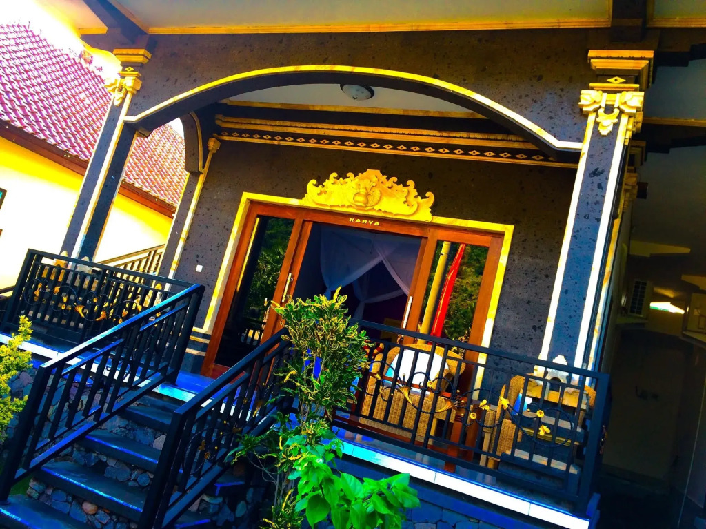 Amed Romance House