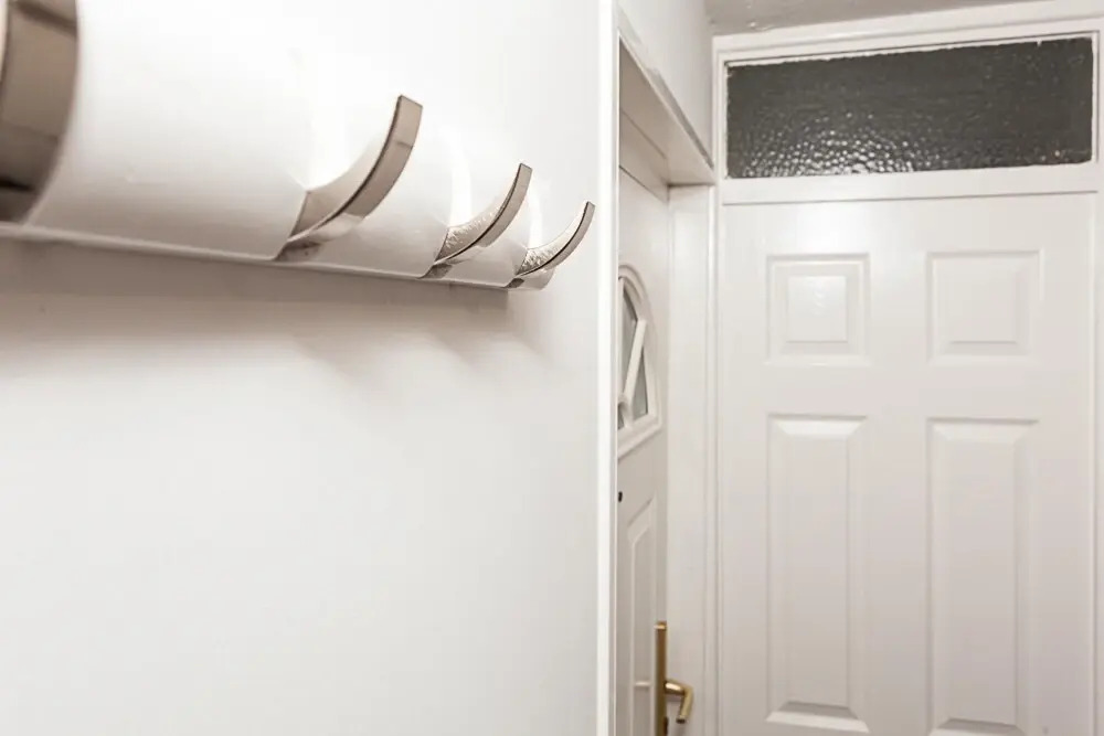 Gatwick Place- 4 bed 2 Bath Self Contained House Ideal for Keyworkers