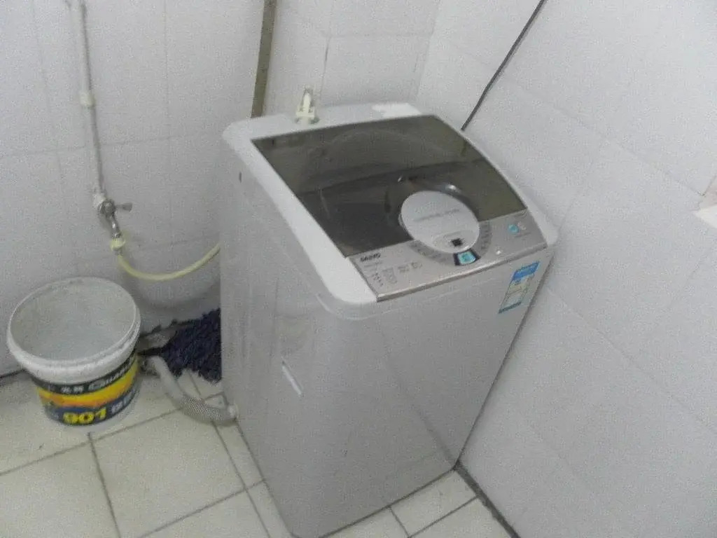 Mr. Chen's Self-Serve Family Inn