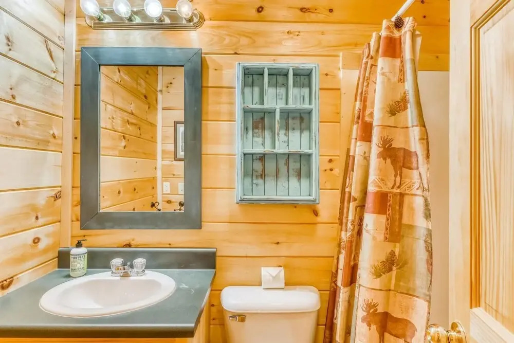 Bumpa Bear Hideaway