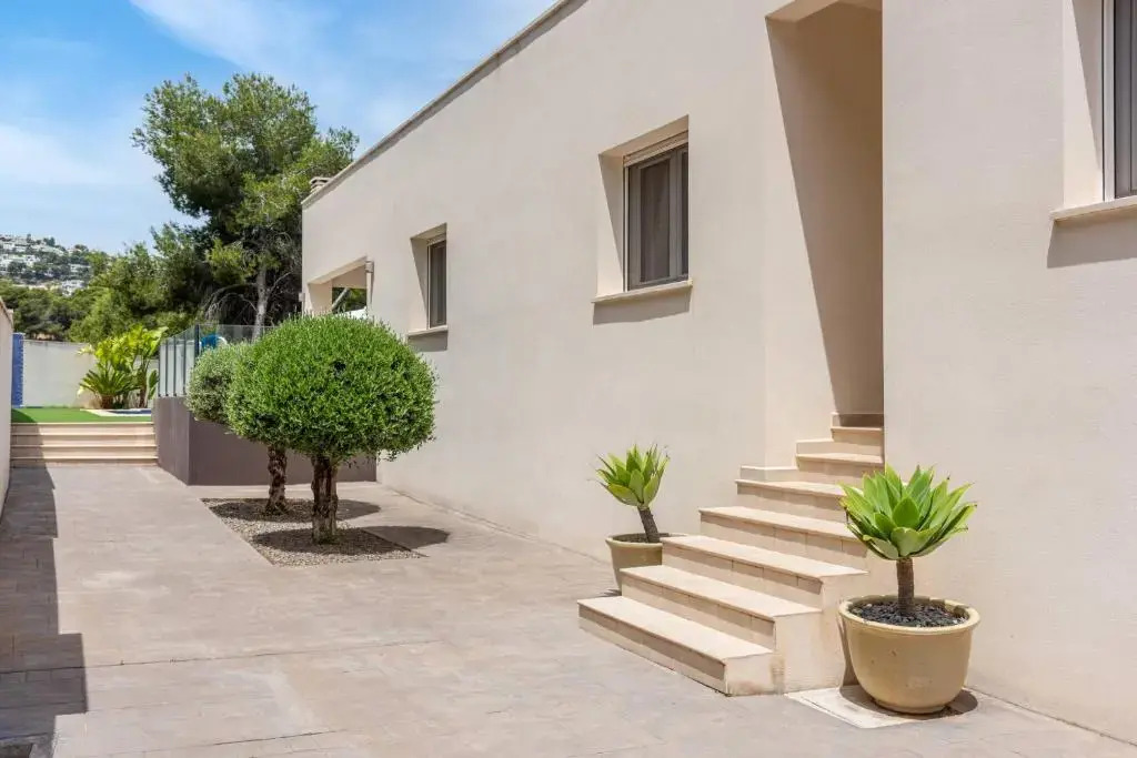 Villa Kobe - Plusholidays