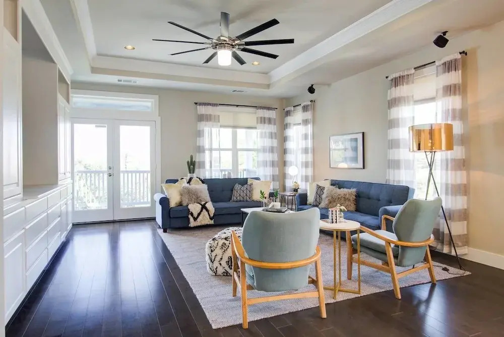 Massive 14 Bed/3.5ba Downtown Home by Domio