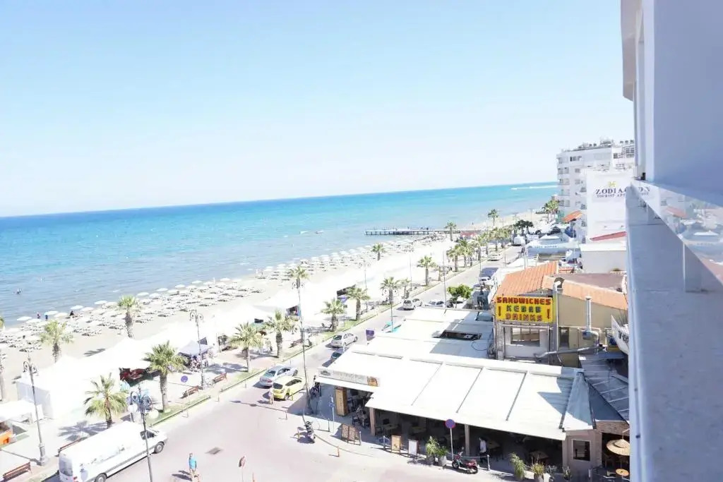 Lazuli Beachfront Apartment 43