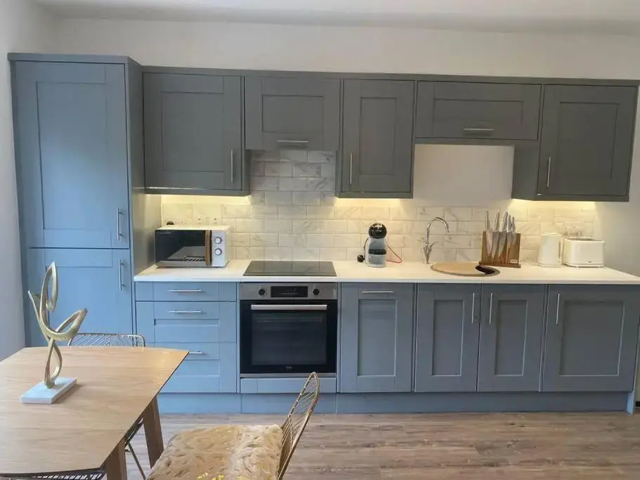 18 North Road Flat 2 by Mia Living Free Parking On Site