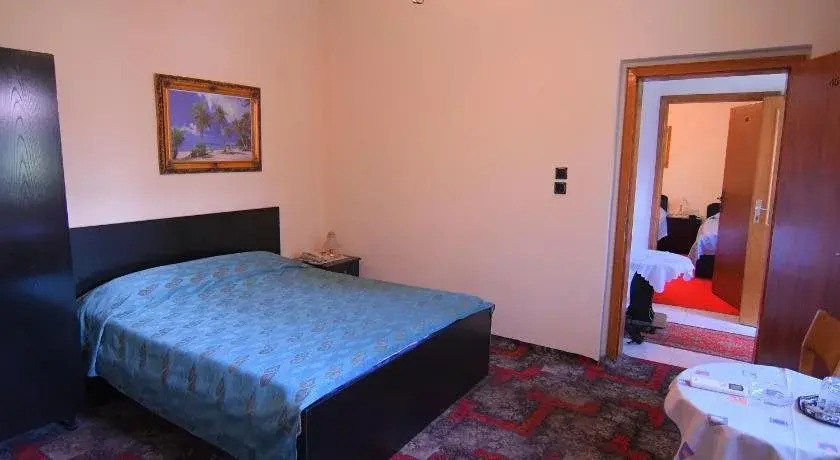 Hotel HAXHIU Tirane