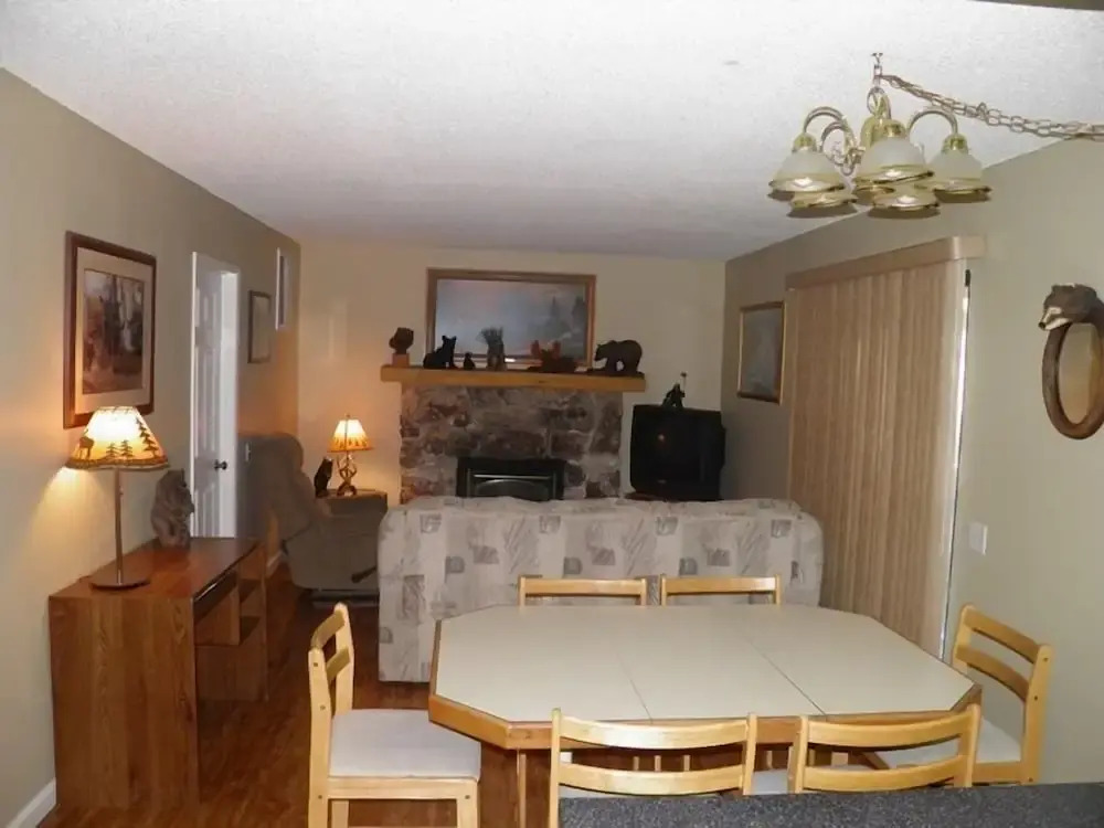 3832 Regina Rd.