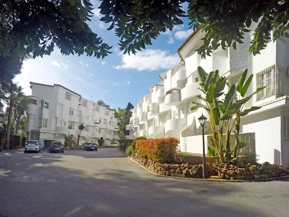 Spacious duplex apartment near the beach