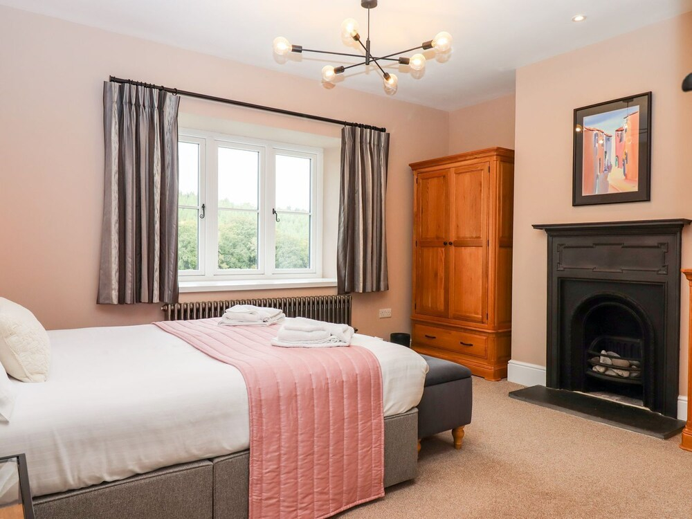 Knowle House