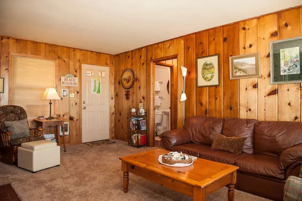 Beach Bungalow Roads End 2 Br cottage by RedAwning