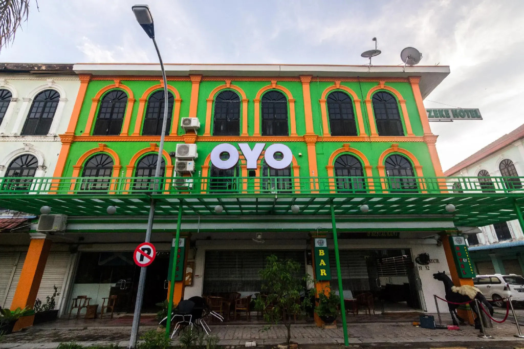 OYO 1771 Zeke Hotel