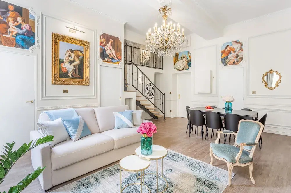 Luxury 3 Bedroom 2 Bathroom Palace Apartment - AC - Louvre