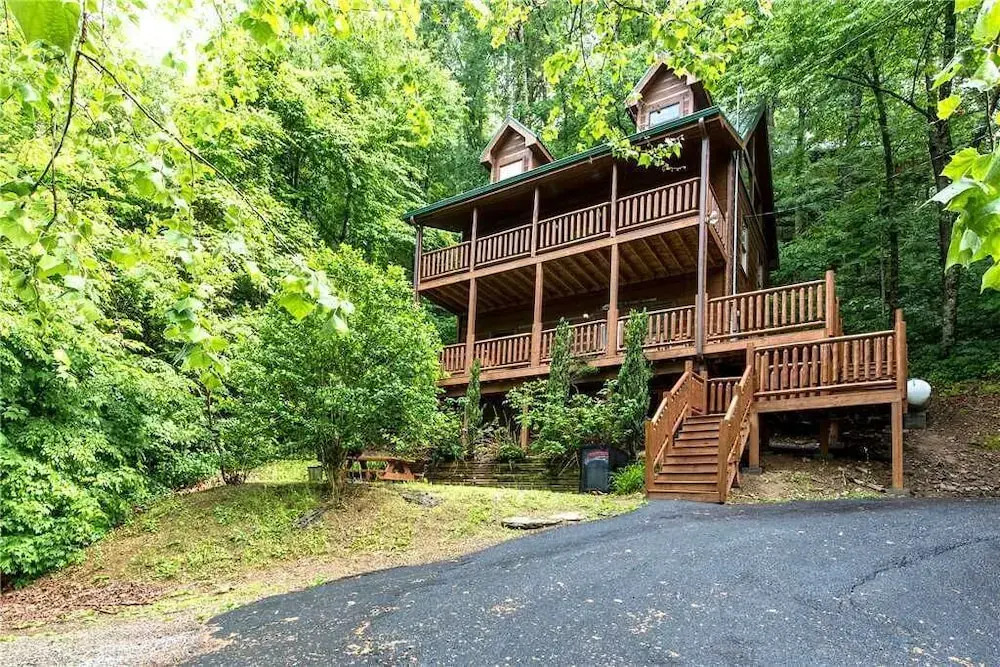 Cabin of Dreams - Three Bedroom Cabin