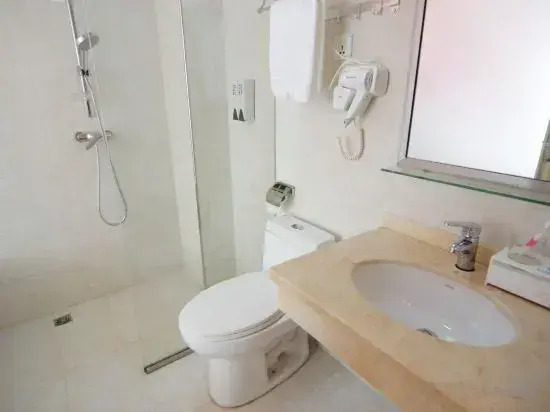 7+1 Holiday Hotel