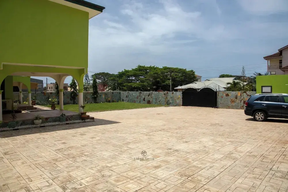 Unique Green Lodge