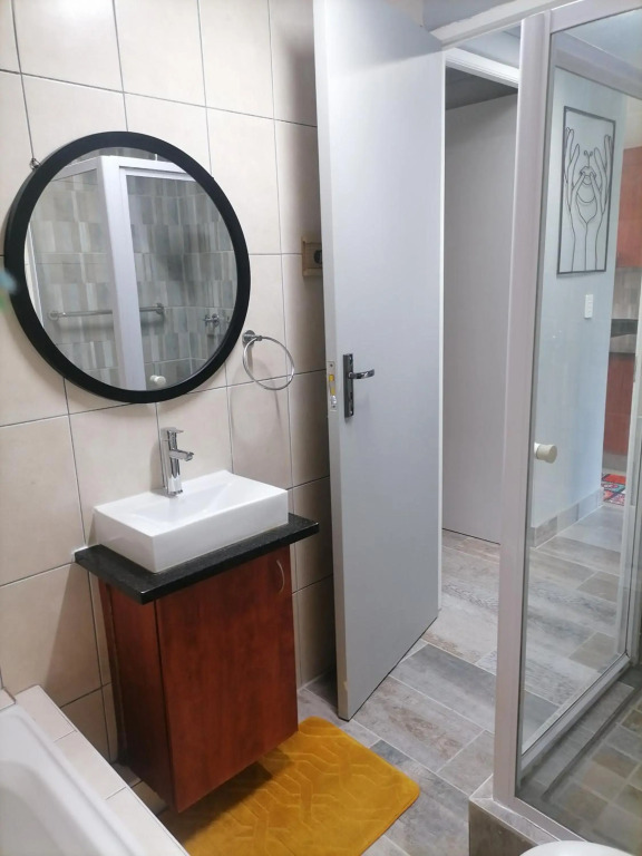 Muizenberg Mountain View Apartment