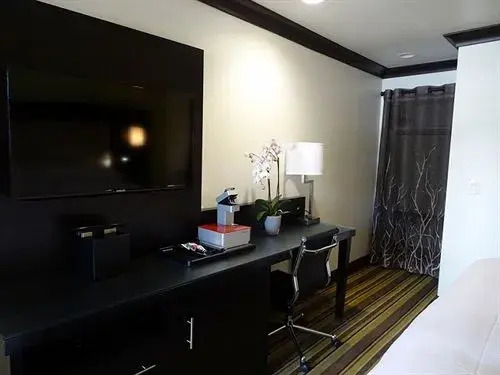 Travelodge Santa Rosa Downtown