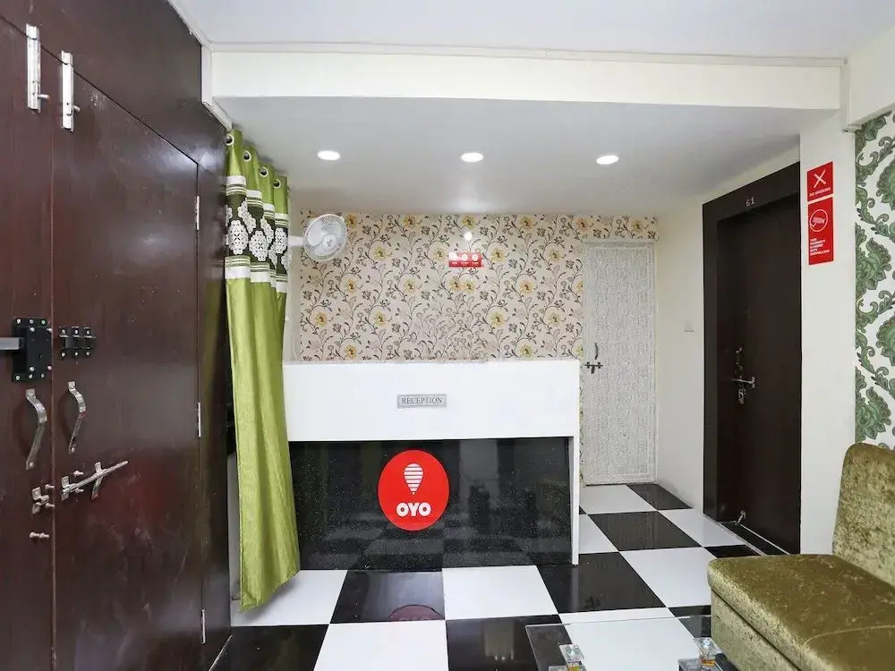 OYO 12127 Radhika Palace