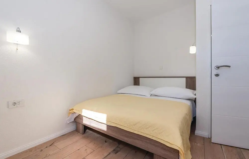 Awesome apartment in Sibenik w/ Outdoor swimming pool, Outdoor swimming pool and 3 Bedrooms