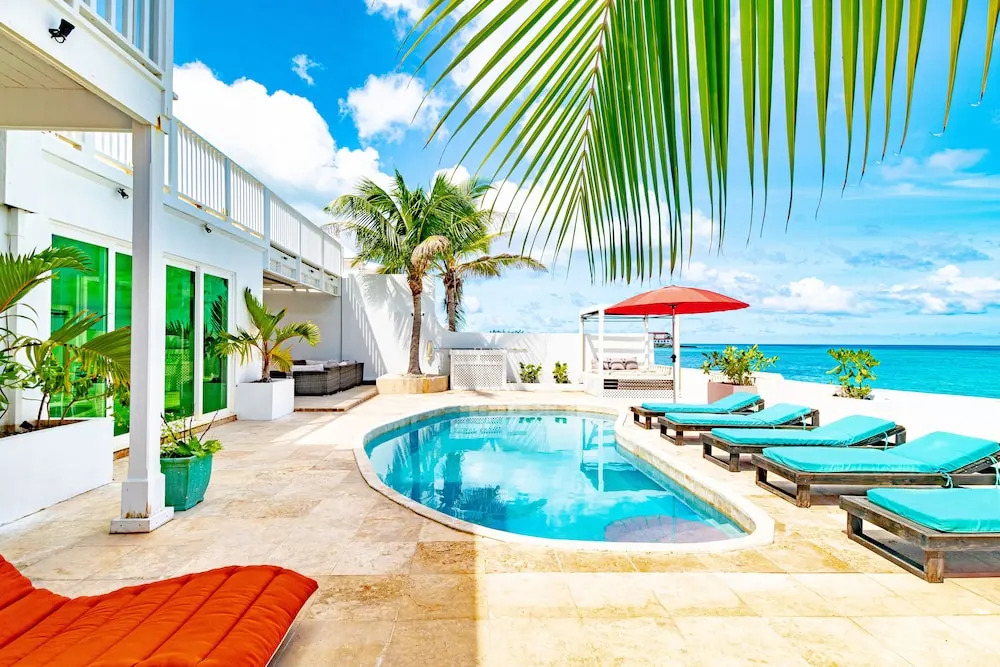 Caprice 7 Ocean Front Villa private Pool
