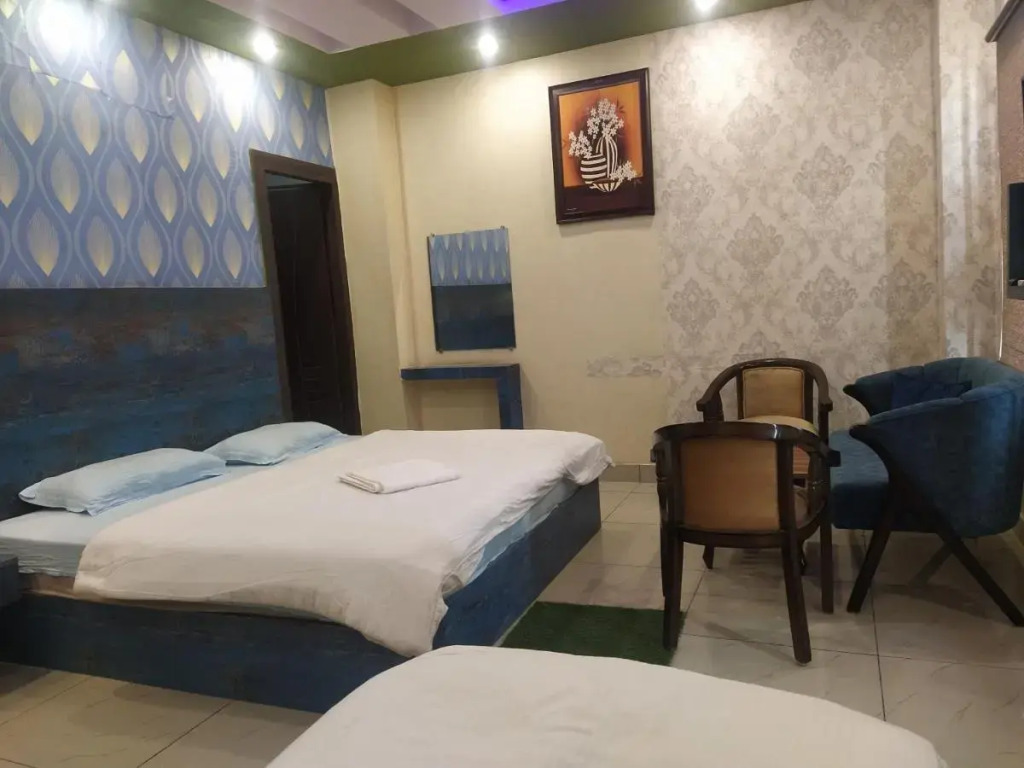 Hotel Regal Residency