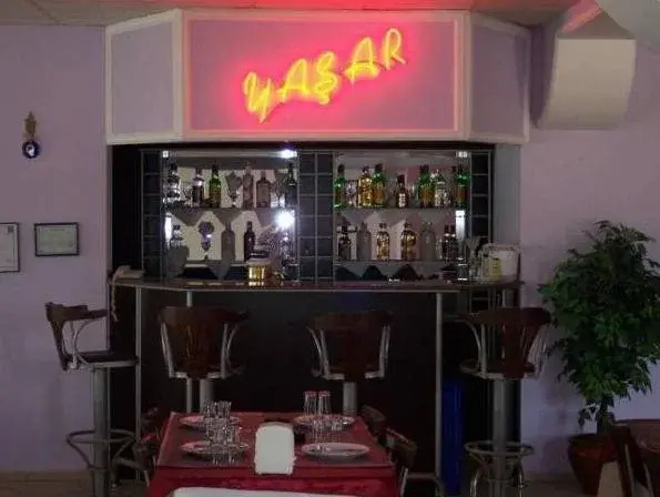 Yasar Hotel