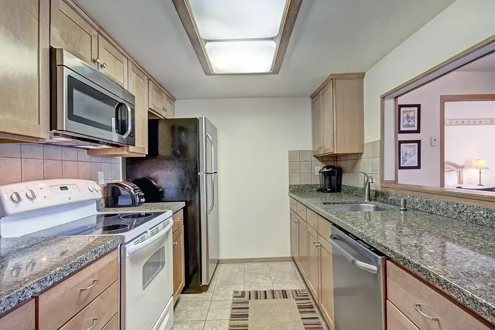 Vs438 And 436H Village Square Condo
