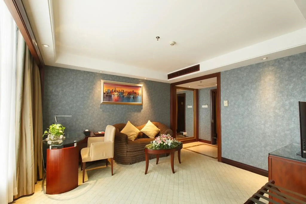 Grand Royal Hotel