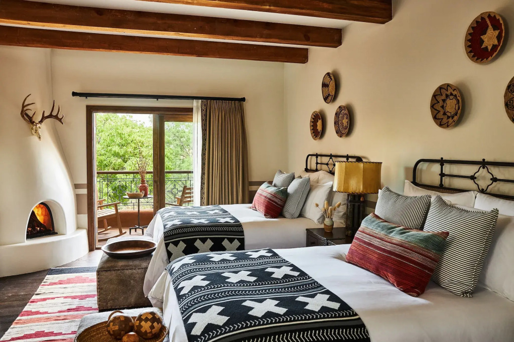 Bishop's Lodge, Auberge Collection