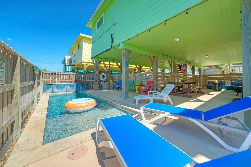 Laid Back Lime by AvantStay | Near Beach w/ Pool, Complimentary Pool Warmer