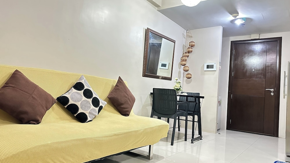 Golden Palm at One Palm Tree Villas