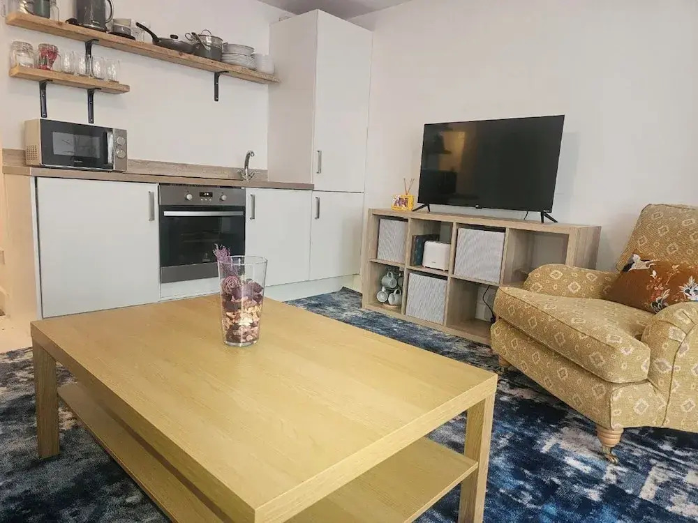 Seaside Haven Coastal Comfort 200m from the Beach