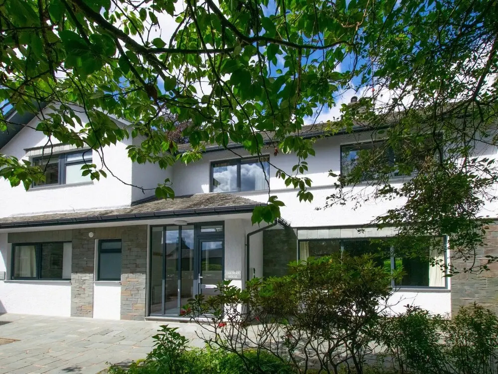 Detached Holiday Home With Three Bathrooms, Open Fire and Private Parking