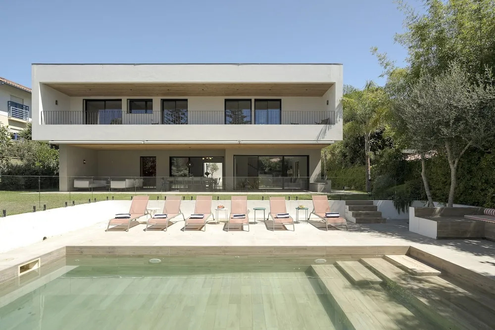 Cascais Contemporary Villa by Cadenzalux