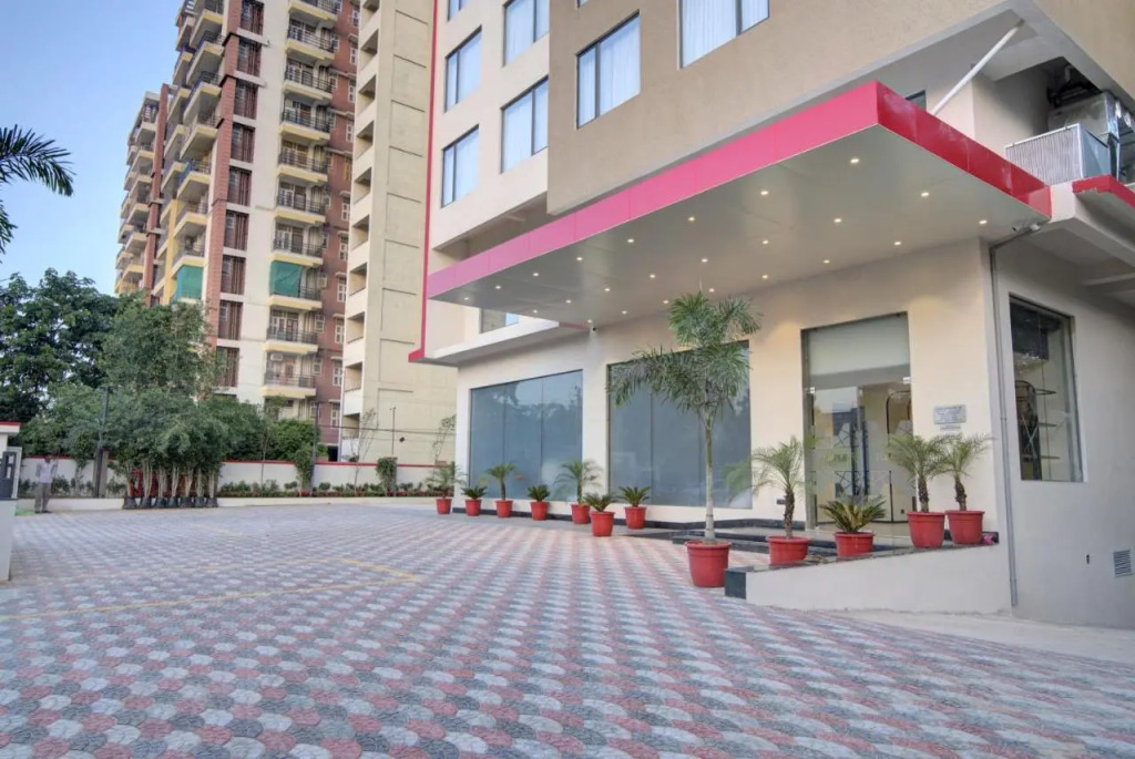 7 Apple Hotel Pratap Nagar