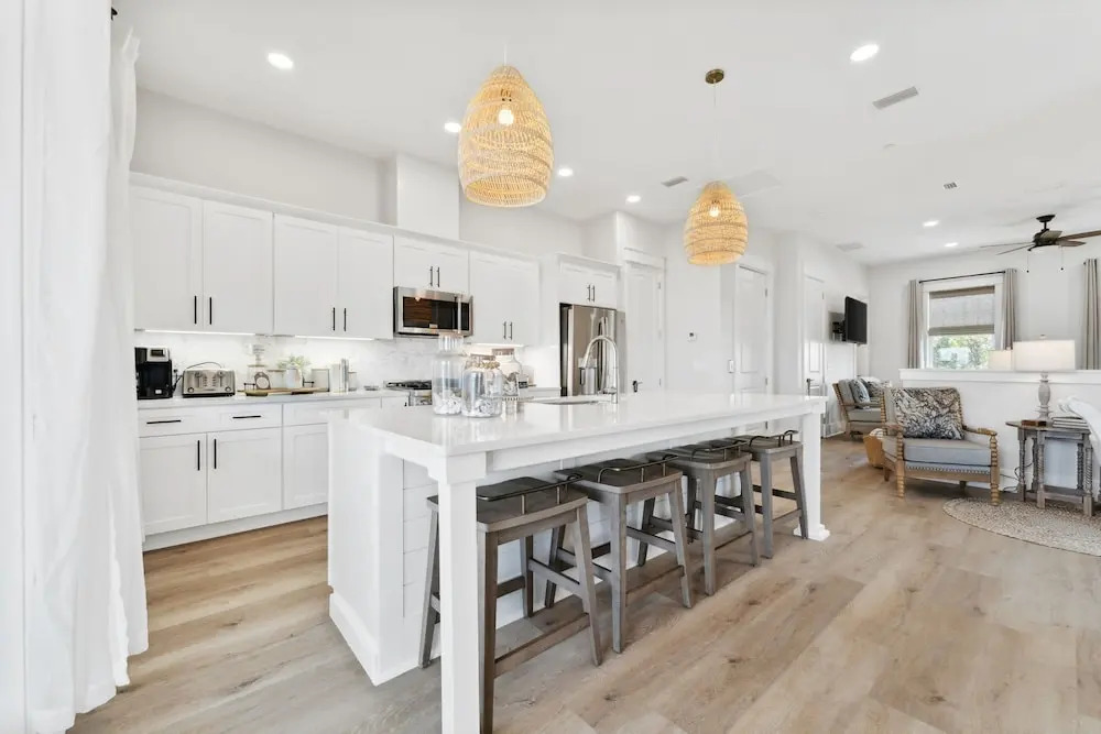 Grand Retreat I! 4BR 5BA Sleeps 15! Private Pool! Luxury and Comfort Await!