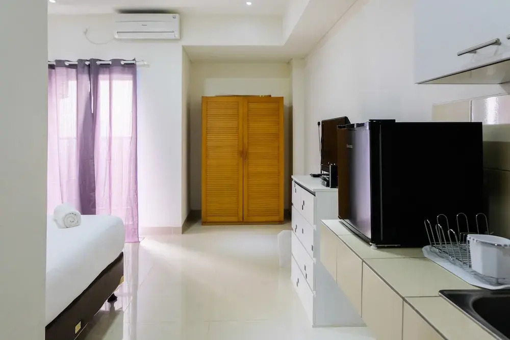 Minimalist Studio Skyline Apartment