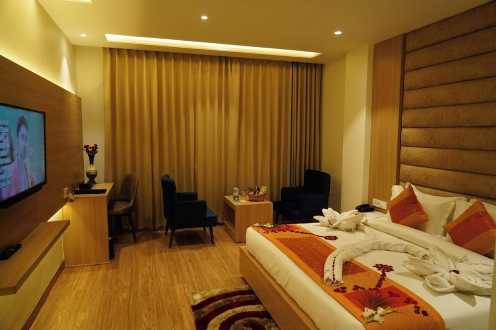 Hotel RRV with Free Parking