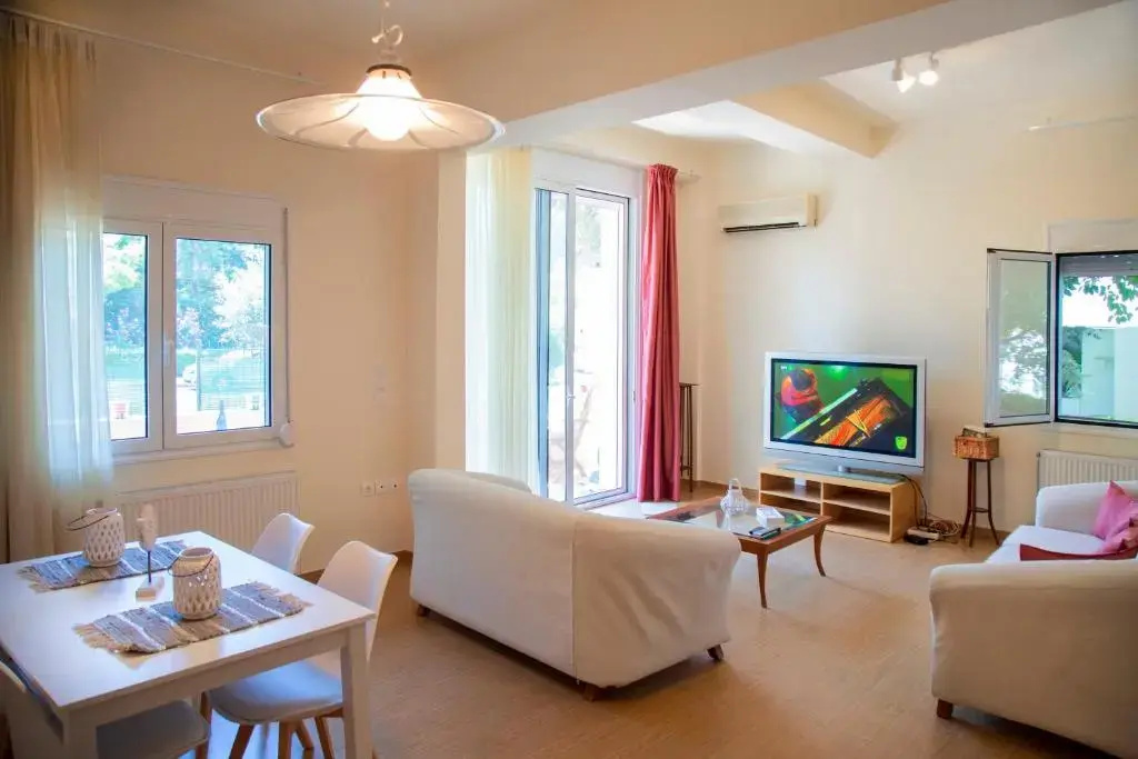 The happy house- 5 minutes walk from the sea