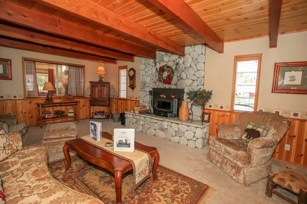 The Villa Pines