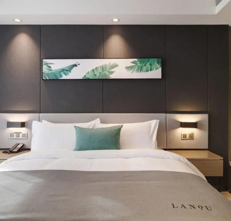 Lanou International Hotel, Hong Kong Middle Road, May Fourth Square, Qingdaoh Square, Qingdao