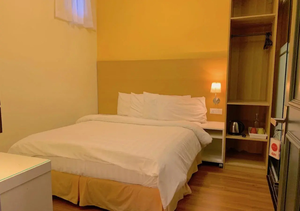 iStay Hotel