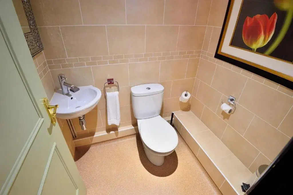 The Roundabout Hotel