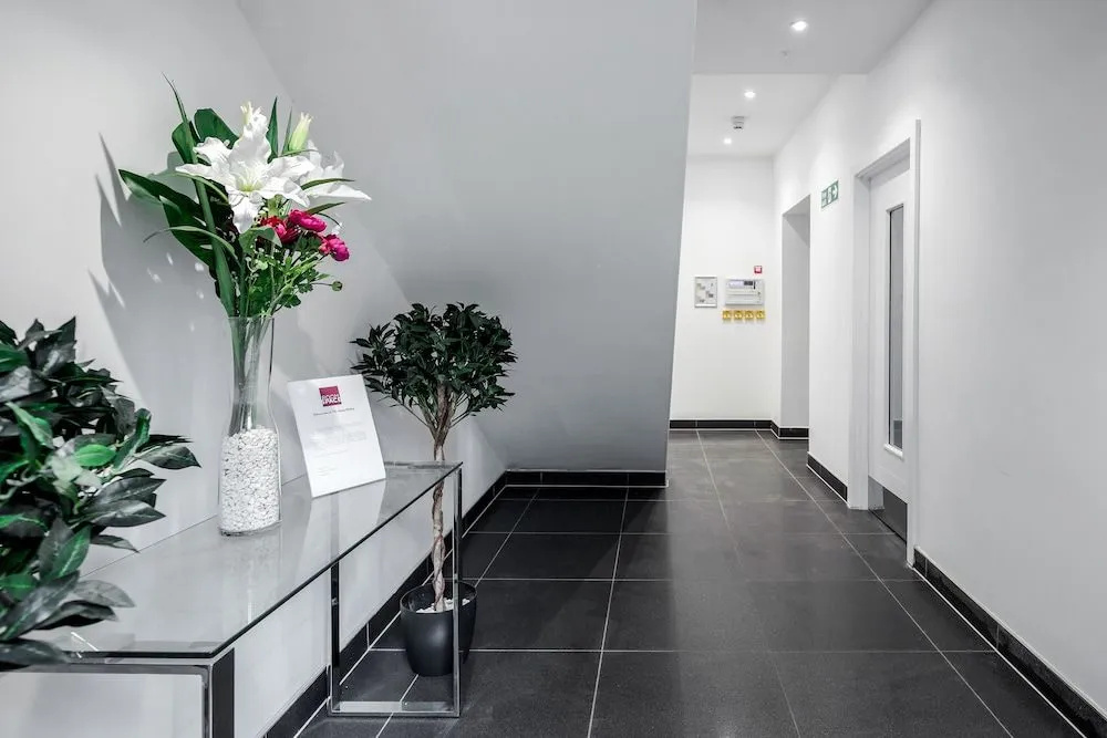 Roomspace Apartments -The Legacy