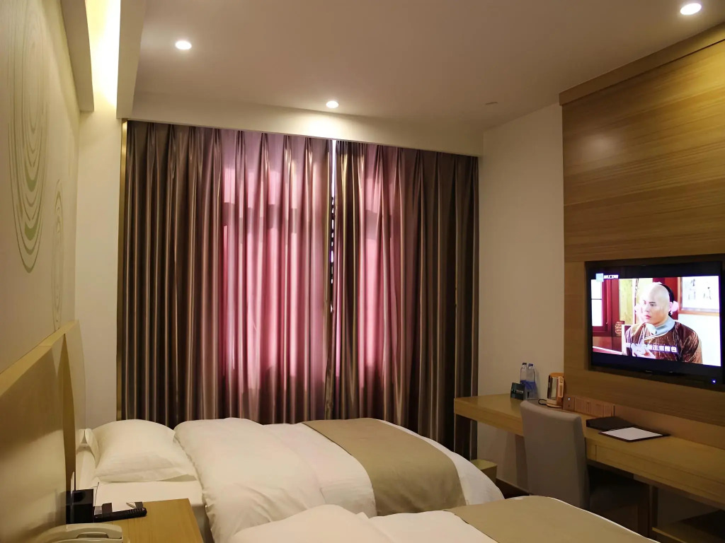 GreenTree Inn LiuAn Jinan District North Bus Station Express Hotel