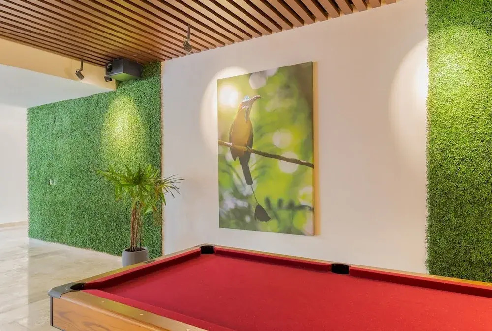 Stunning 2BR Condo Breathtaking Sky Bar Rooftop Pool Gym