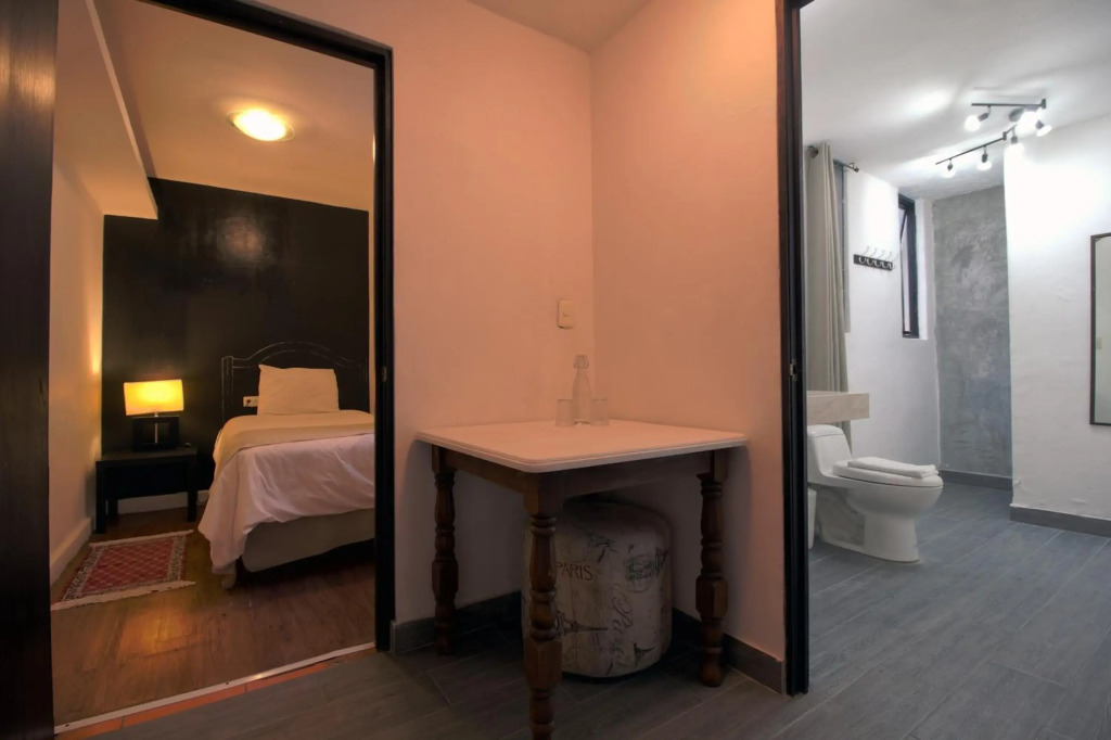 Hotel Punto 79