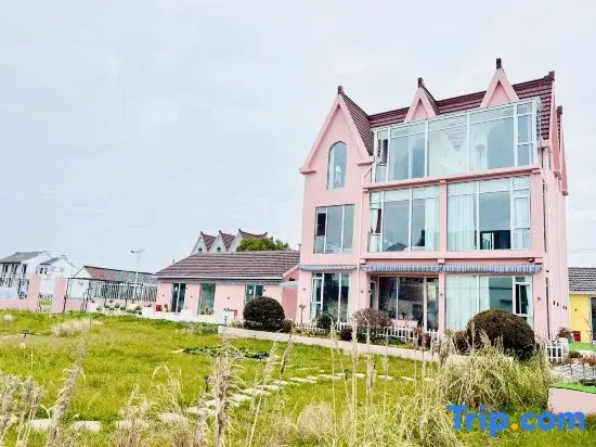 Shanghai Shuli Huawai Homestay (Lingang Dishui Lake)