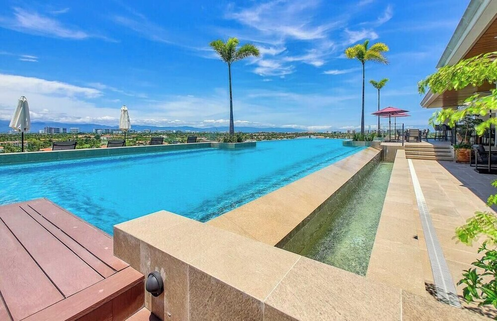 3 BR Penthouse - Nuevo Nayarit - Rooftop Pool Gym