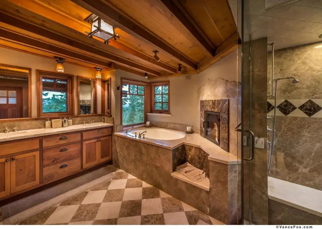 Stunning Big Springs Residence with Private Hot Tub! - Gray Wolf Northstar