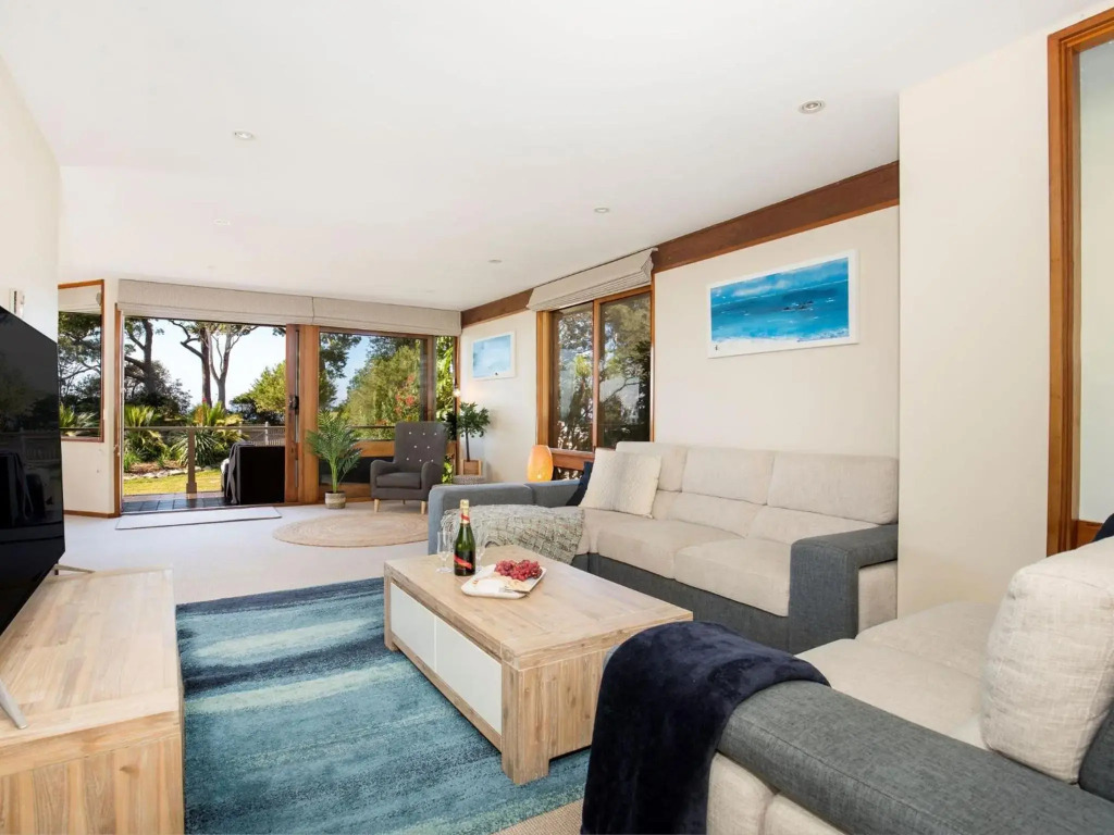 Huskisson Beach Holiday Villa by Experience Jervis Bay